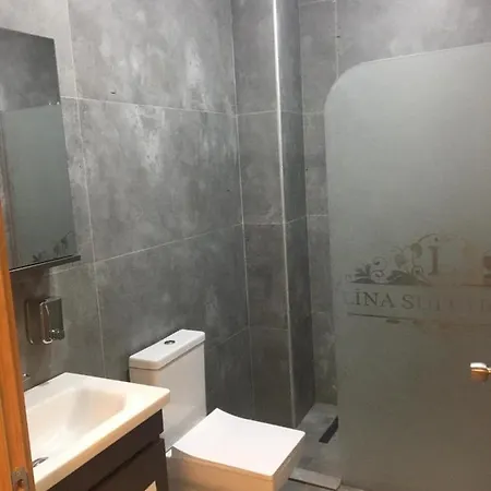 לינה וארוחת בוקר Lina Sueites